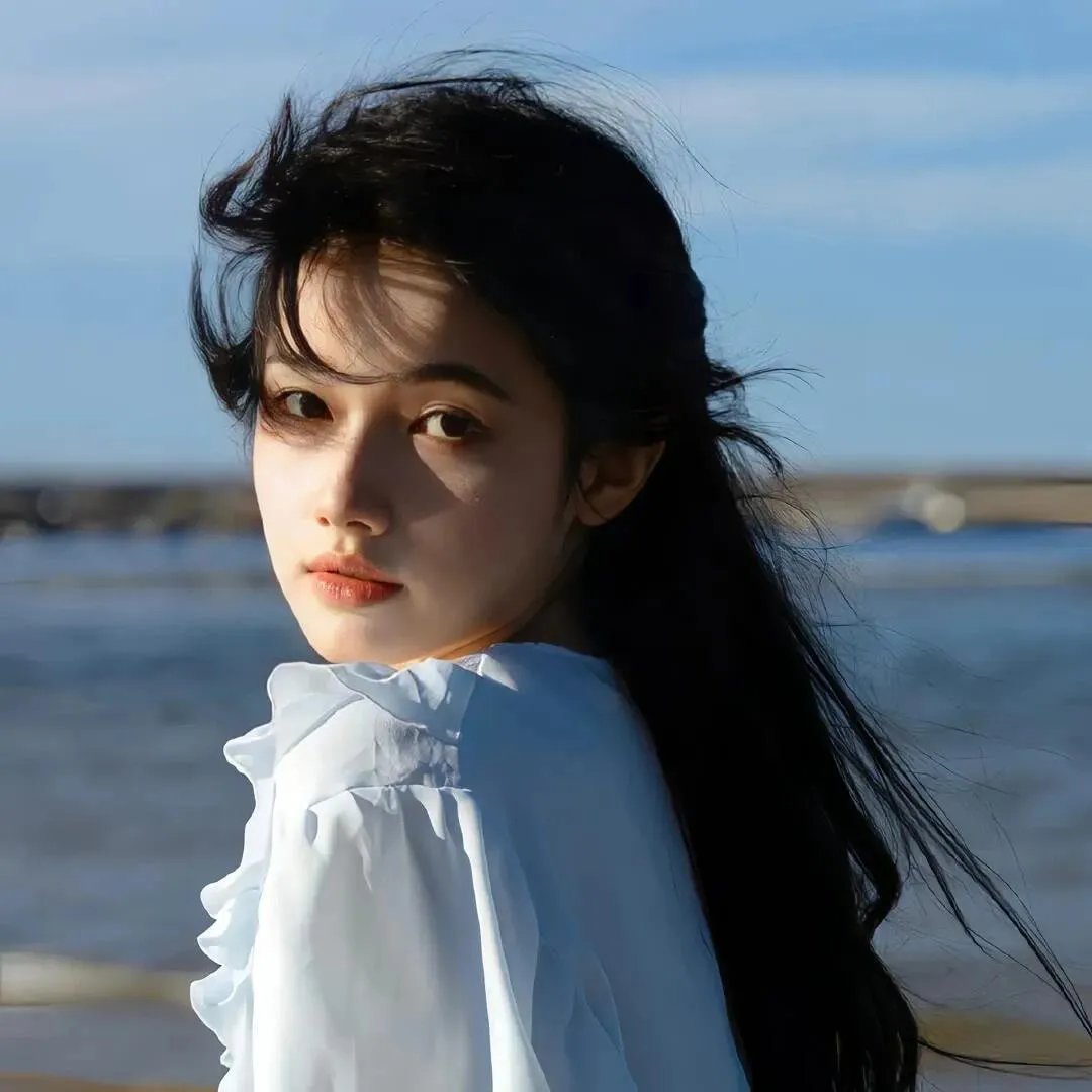 有色彩的女子